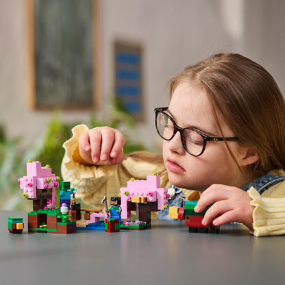 LEGO® Minecraft® The Cherry Blossom Garden - Bộ Lắp Ráp Khu Vườn Hoa Anh Đào (21260) - Hình ảnh bổ sung 4
