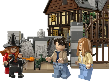 LEGO® Ideas Disney Hocus Pocus: The Sanderson Sisters’ Cottage - Mô hình Ngôi nhà Sanderson - LEGO 21341 - Góc nhìn khác 3