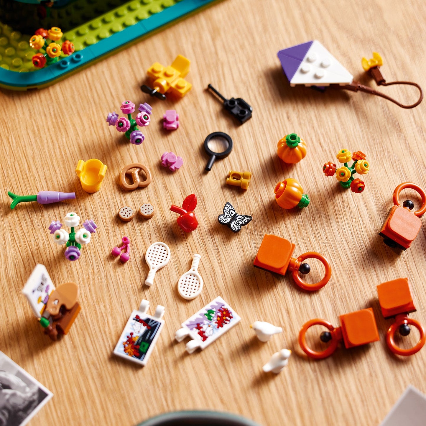 LEGO® Ideas Family Tree (21346) - Bộ Lắp Ráp Cây Phả Hệ Trang Trí Nhà Cửa - LEGO
