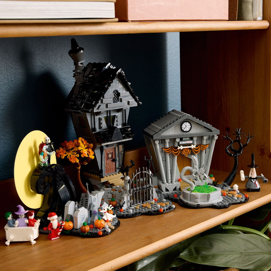 LEGO® Ideas Disney Tim Burton’s The Nightmare Before Christmas - Bộ Lắp Ráp Mô Hình Halloween Town 21351 - Hình ảnh bổ sung 6