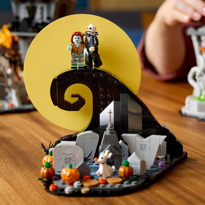 LEGO® Ideas Disney Tim Burton’s The Nightmare Before Christmas - Bộ Lắp Ráp Mô Hình Halloween Town 21351 LEGO - ảnh 1 - Build