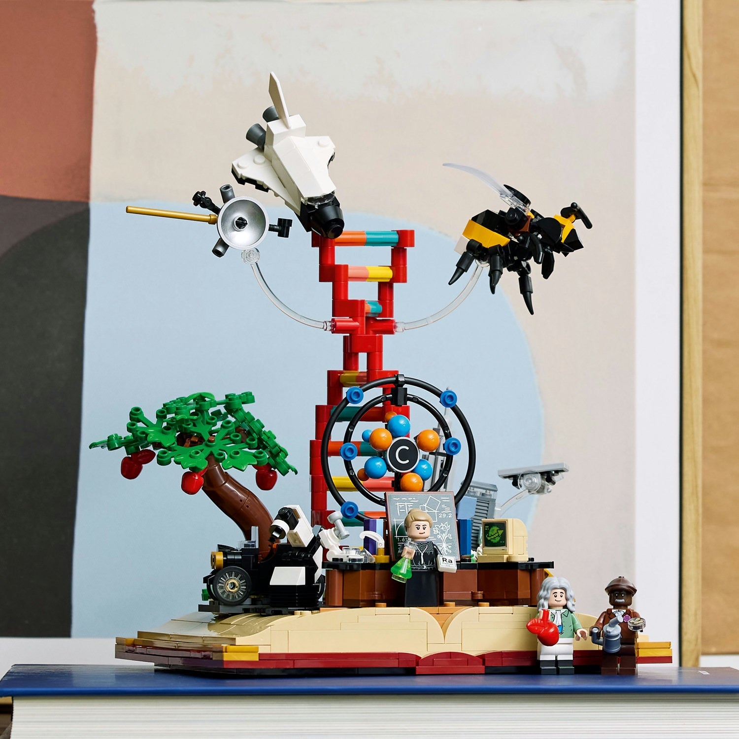 LEGO® Ideas The Evolution of STEM - Góc nhìn khác 3