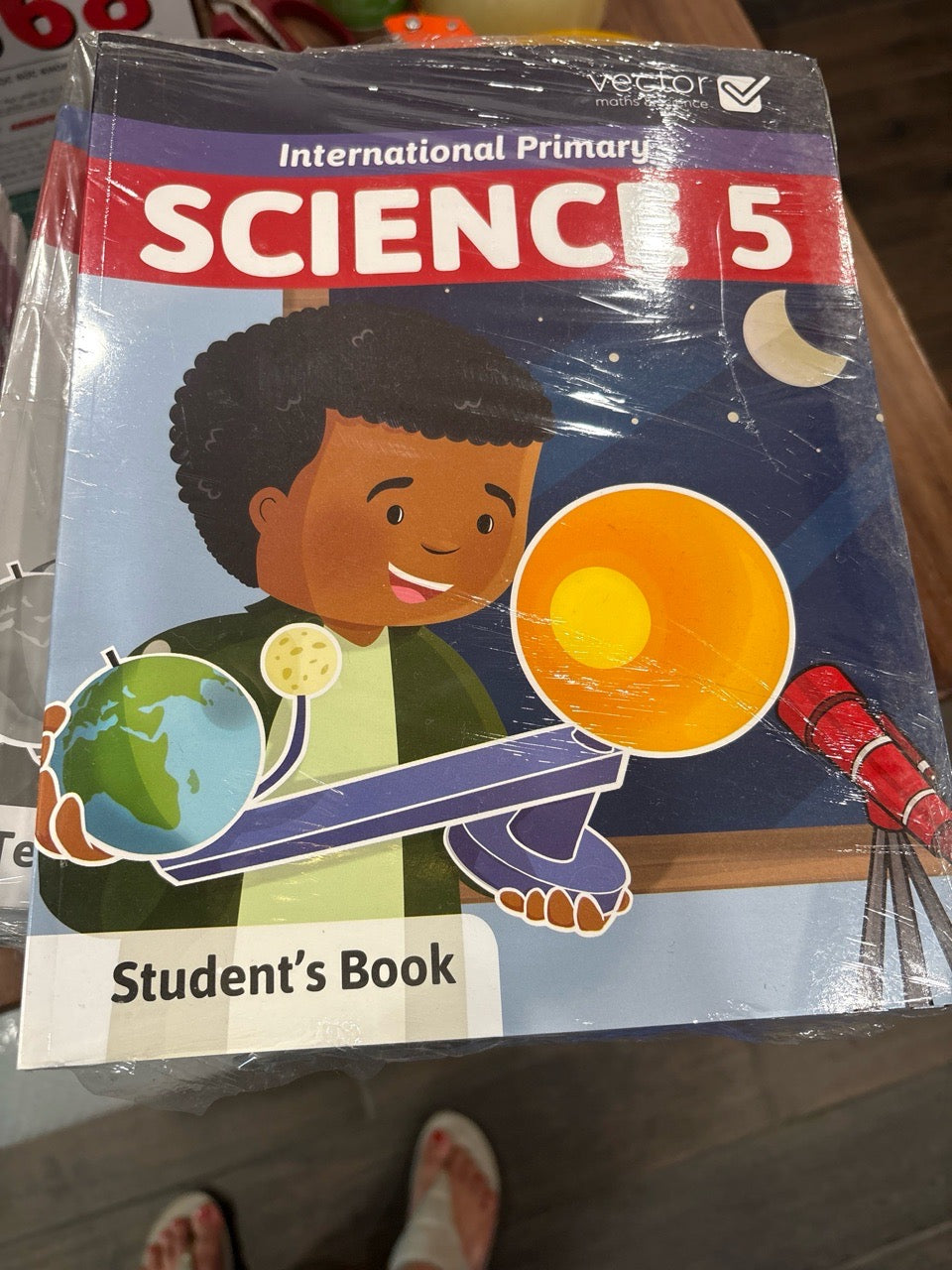 SCIENCE 5 International Primary SB