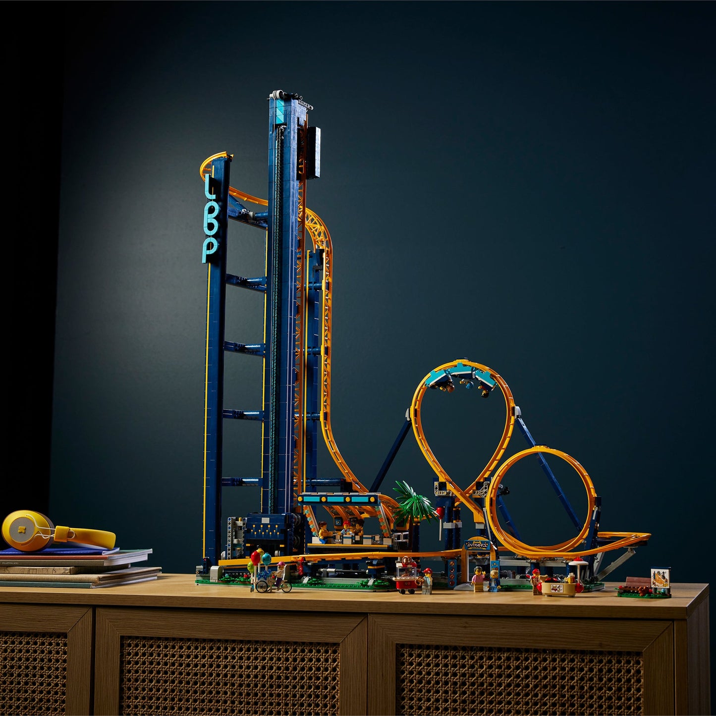 LEGO® ICONS™ Loop Coaster - Mô Hình Tàu Lượn Siêu Tốc (10303) - LEGO Icons