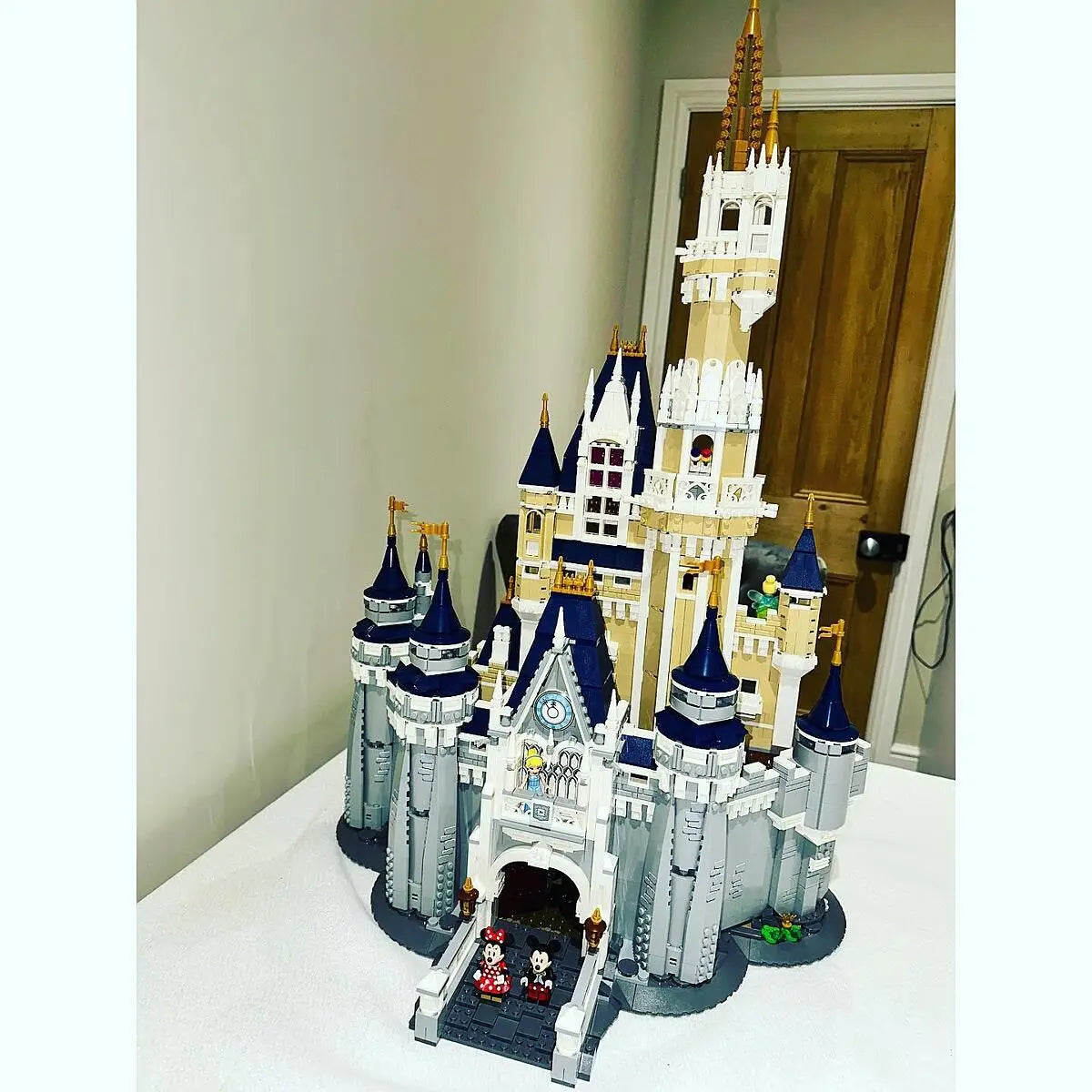 LEGO® Disney™: Disney Castle - Mô hình Lâu Đài Disney Kỷ Niệm 100 Năm - LEGO 43222 - Hình ảnh bổ sung 6