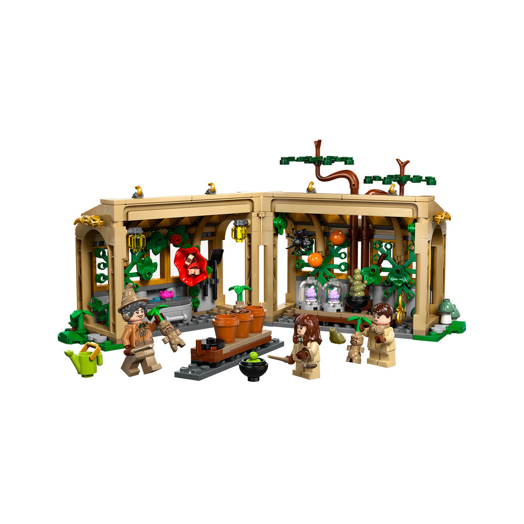 LEGO® Harry Potter™ Hogwarts™ Castle: Herbology Class - Bộ lắp ráp Lớp học Thảo dược - LEGO 76445 - Hình ảnh chi tiết 2