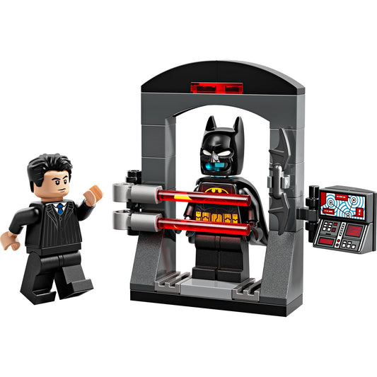 LEGO® Batman™: Bruce Wayne™ and the Batsuit™
