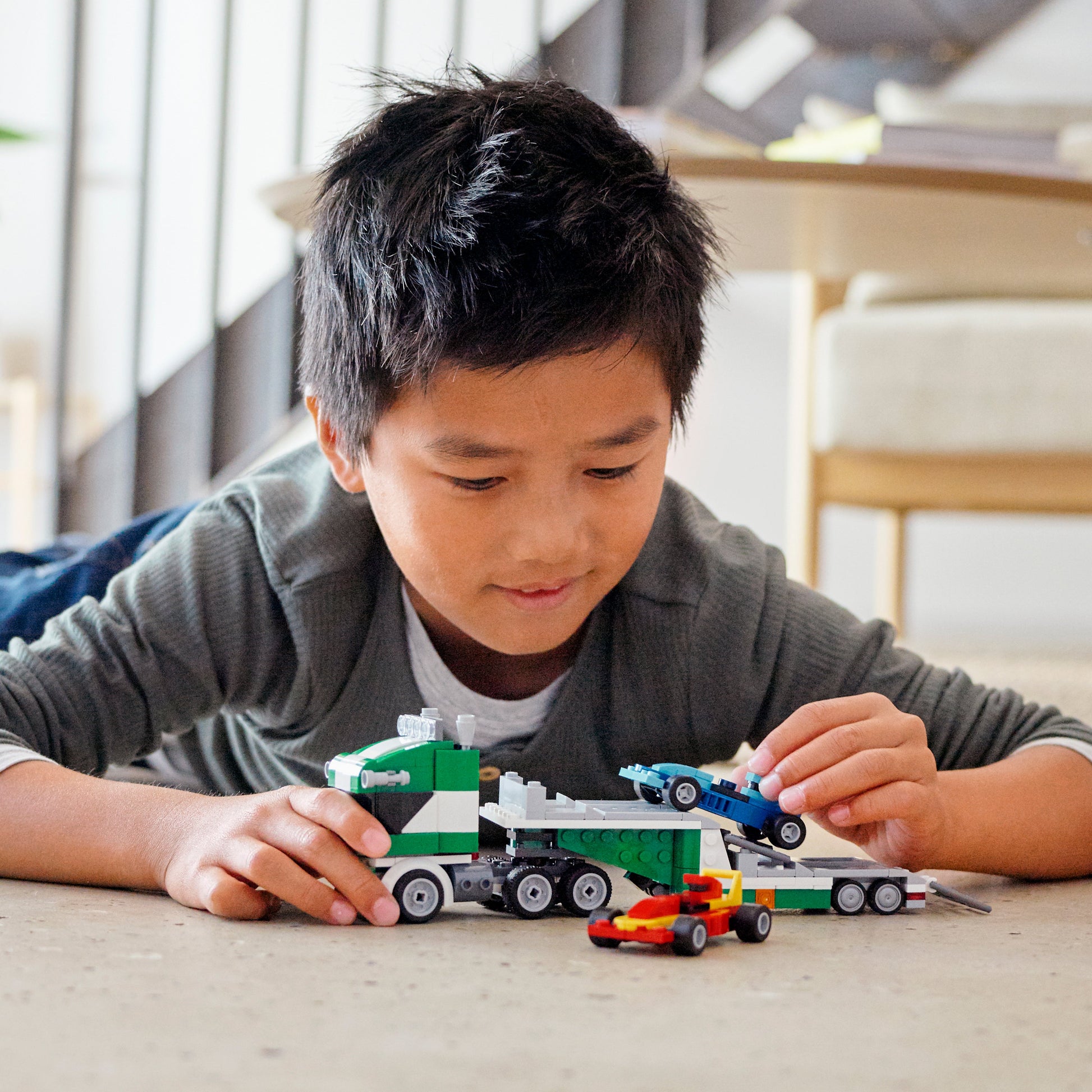 LEGO® Creator 3-in-1 Race Car Transporter - Đồ Chơi Lắp Ráp Xe Vận Chuyển Đua Xe 3 trong 1 - LEGO 31113 - Hình ảnh bổ sung 4
