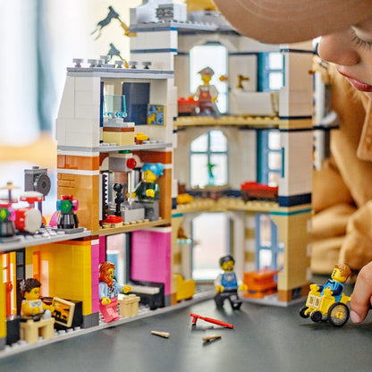 LEGO® Creator 3-in-1 Main Street - Bộ Đồ Chơi Lắp Ráp Phố Chính 3 Trong 1 - LEGO 31141