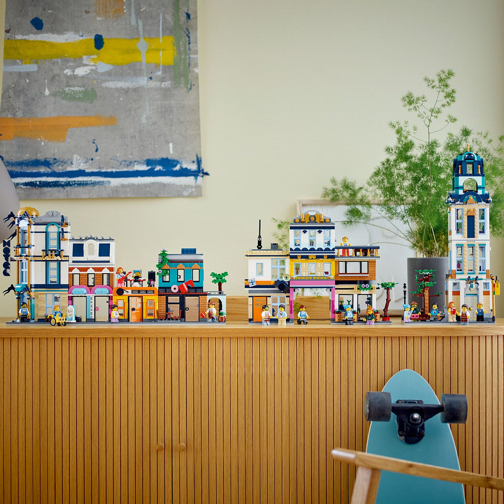 LEGO® Creator 3-in-1 Main Street - Bộ Đồ Chơi Lắp Ráp Phố Chính 3 Trong 1 - LEGO 31141