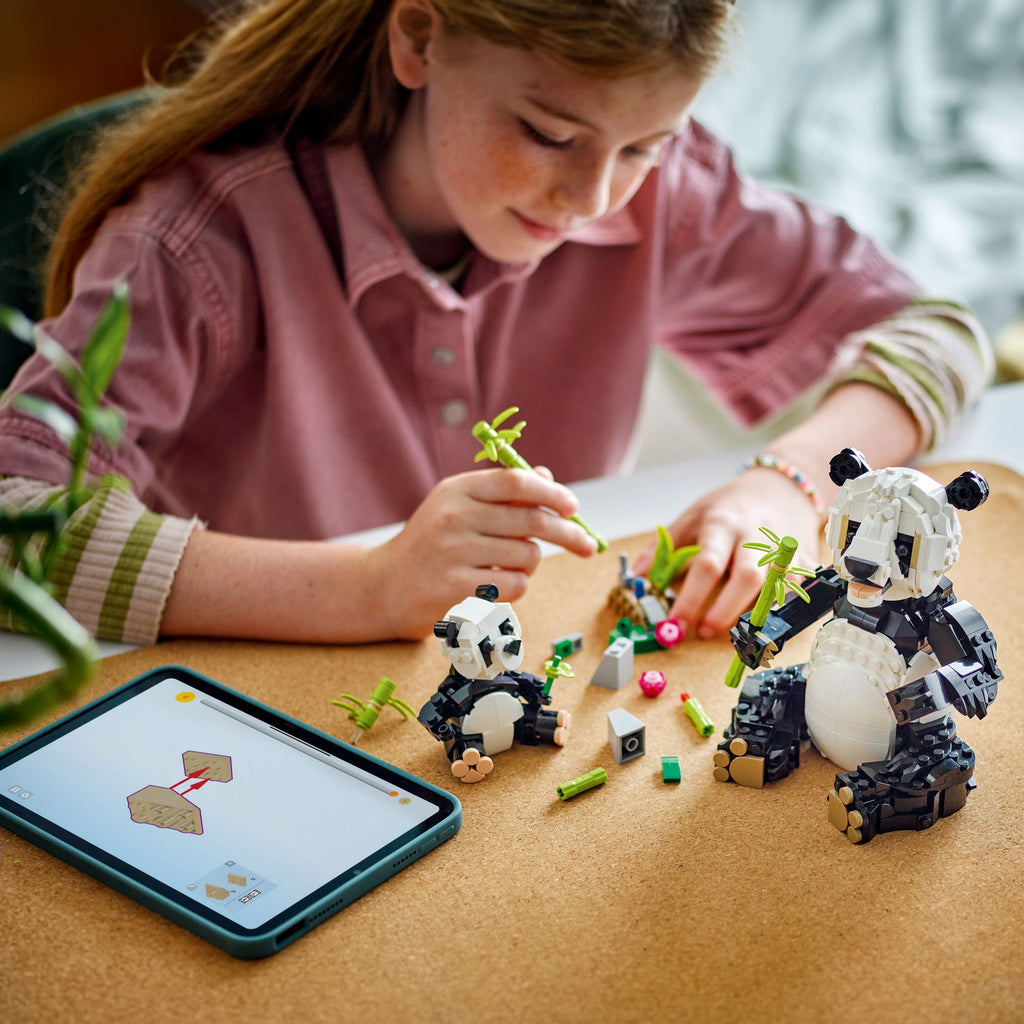 LEGO® Creator 3-in-1 Wild Animals: Panda Family - Bộ Đồ Chơi Lắp Ráp 3 Trong 1 - LEGO 31165 - Hình ảnh bổ sung 4