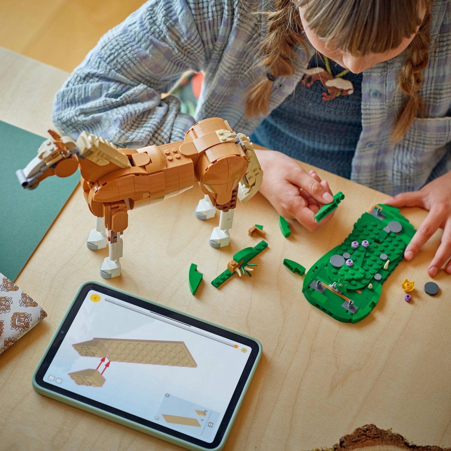 LEGO® Creator 3-in-1 Beautiful Horse - Đồ Chơi Lắp Ráp Động Vật 3-trong-1 (31166) - Hình ảnh bổ sung 4