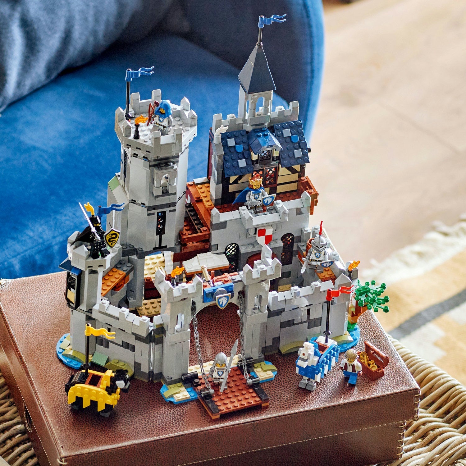 LEGO® Creator 3-in-1 Medieval Horse Knight Castle - Lâu Đài Hiệp Sĩ Trung Cổ LEGO 31168 LEGO - ảnh 1 - LEGO