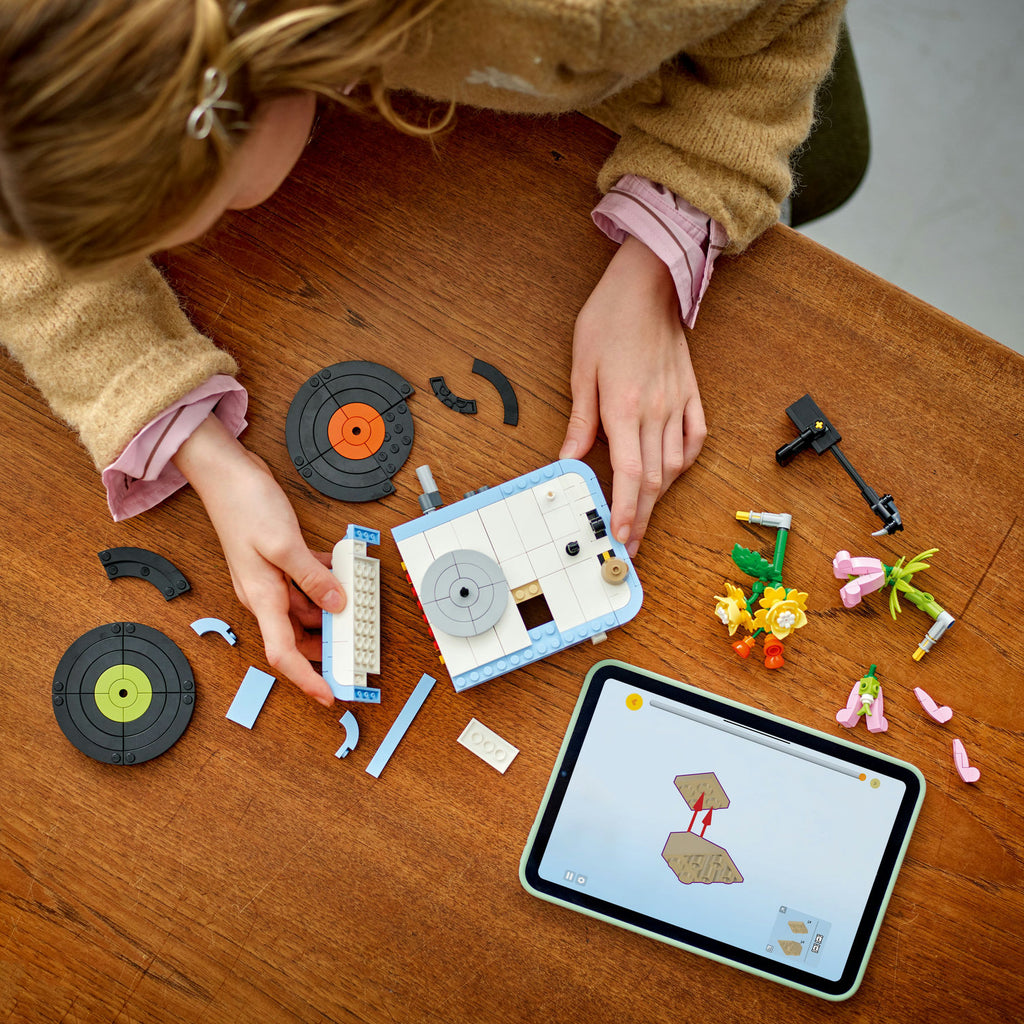 LEGO® Creator 3-in-1 Record Player with Flowers - Đồ chơi lắp ráp 3 trong 1 - LEGO 31172