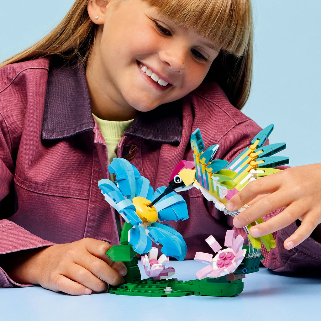 LEGO® Creator 3-in-1 Wild Animals: Colourful Hummingbird - Đồ chơi lắp ráp 3 trong 1 Động vật Hoang dã - LEGO 31384 LEGO