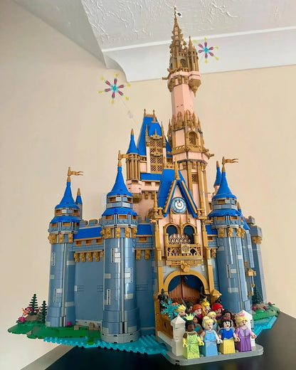 LEGO® Disney™: Disney Castle - Mô hình Lâu Đài Disney Kỷ Niệm 100 Năm - LEGO 43222 - Góc nhìn khác 3