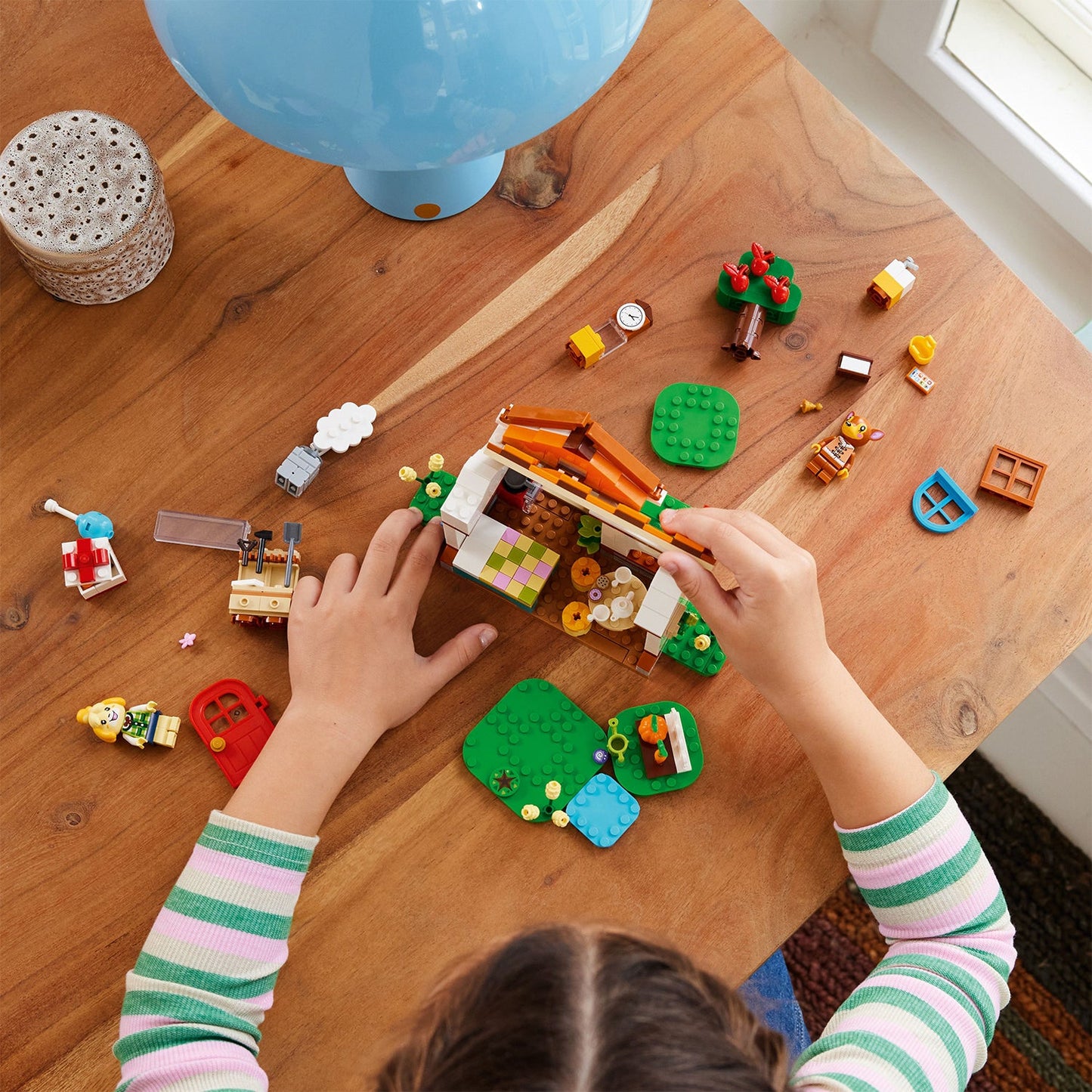 LEGO® Animal Crossing™ Isabelle's House Visit - Bộ Đồ Chơi Lắp Ráp Ngôi Nhà Của Isabelle - LEGO 77049 - Hình ảnh bổ sung 4