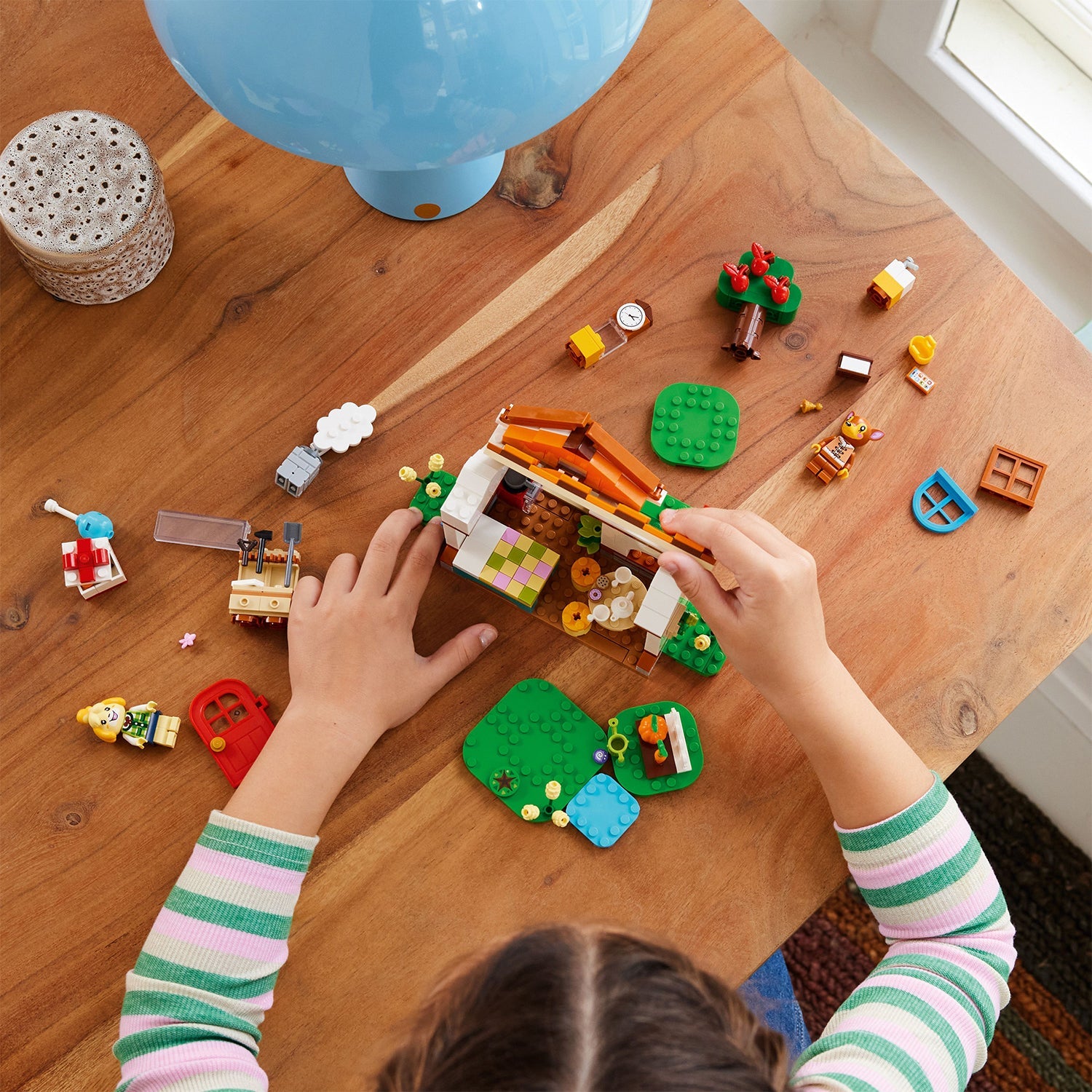 LEGO® Animal Crossing™ Isabelle's House Visit - Bộ Đồ Chơi Lắp Ráp Ngôi Nhà Của Isabelle - LEGO 77049 - Hình ảnh bổ sung 4