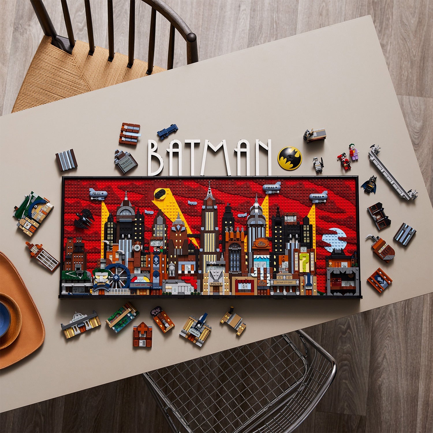 LEGO® DC Batman: The Animated Series Gotham City™ - Mô Hình Lắp Ráp Thành Phố Gotham 76271 - Hình ảnh bổ sung 4