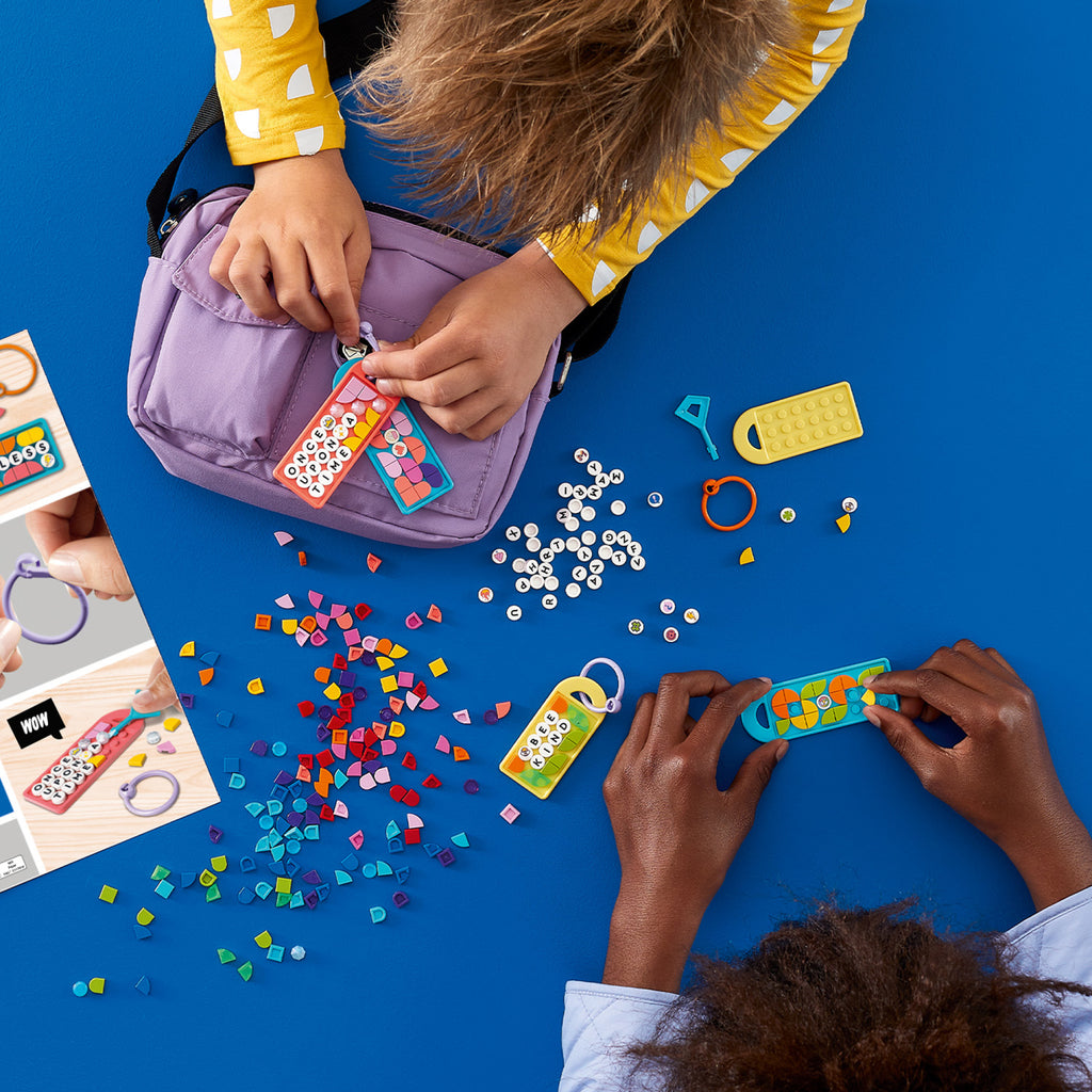 LEGO® DOTS™ Bag Tags Mega Pack – Messaging Bộ Đồ Chơi Thủ Công Sáng Tạo LEGO 41949 - Góc nhìn khác 3