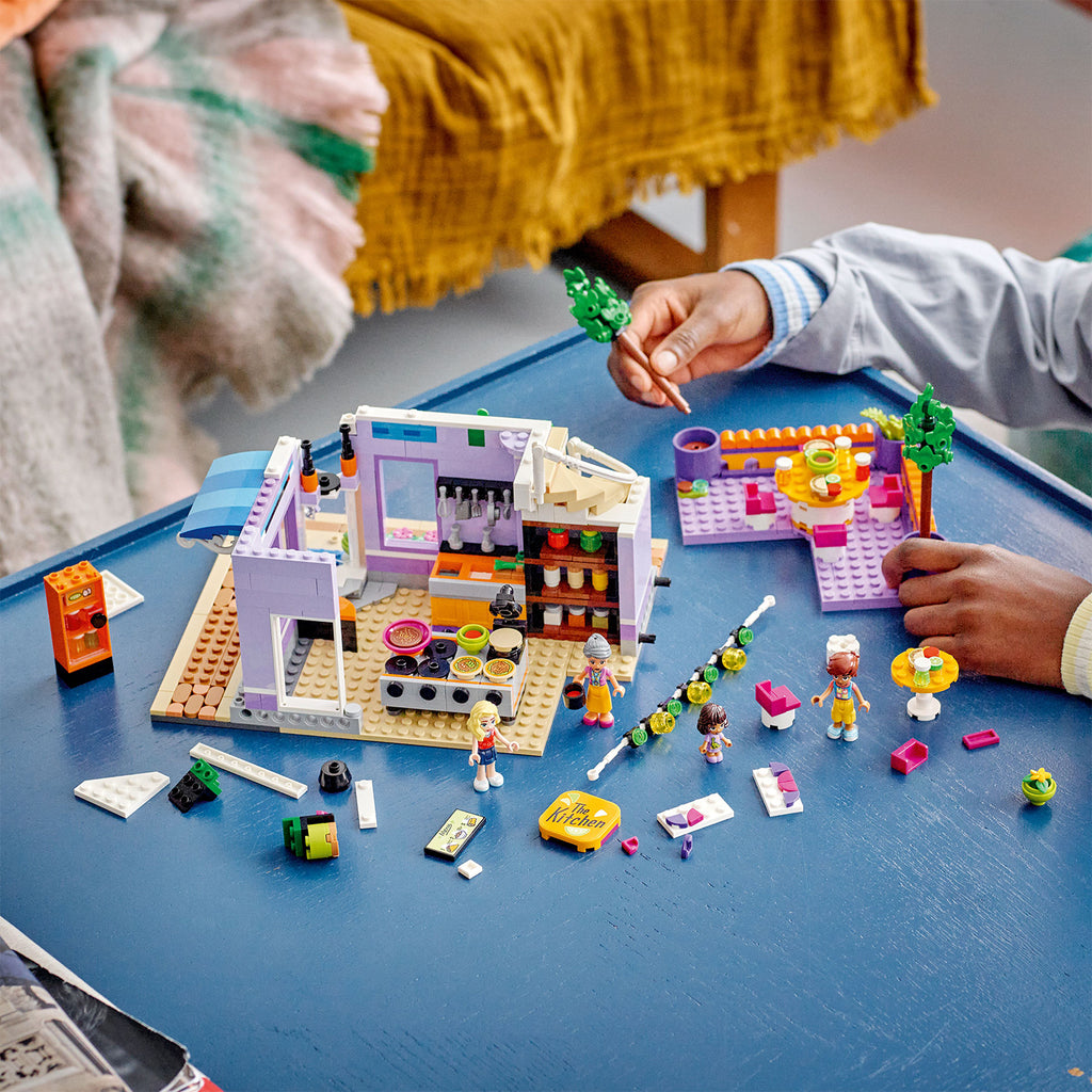 LEGO® Friends™ Heartlake City Community Kitchen - Bộ Đồ Chơi Lắp Ráp Nhà Bếp Cộng Đồng LEGO 41747 - Hình ảnh bổ sung 4
