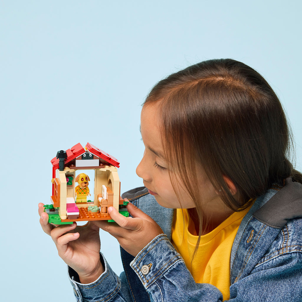 LEGO® Animal Crossing™ Goldie’s Cosy House - Bộ Đồ Chơi Lắp Ráp Ngôi Nhà Của Goldie - LEGO 77058