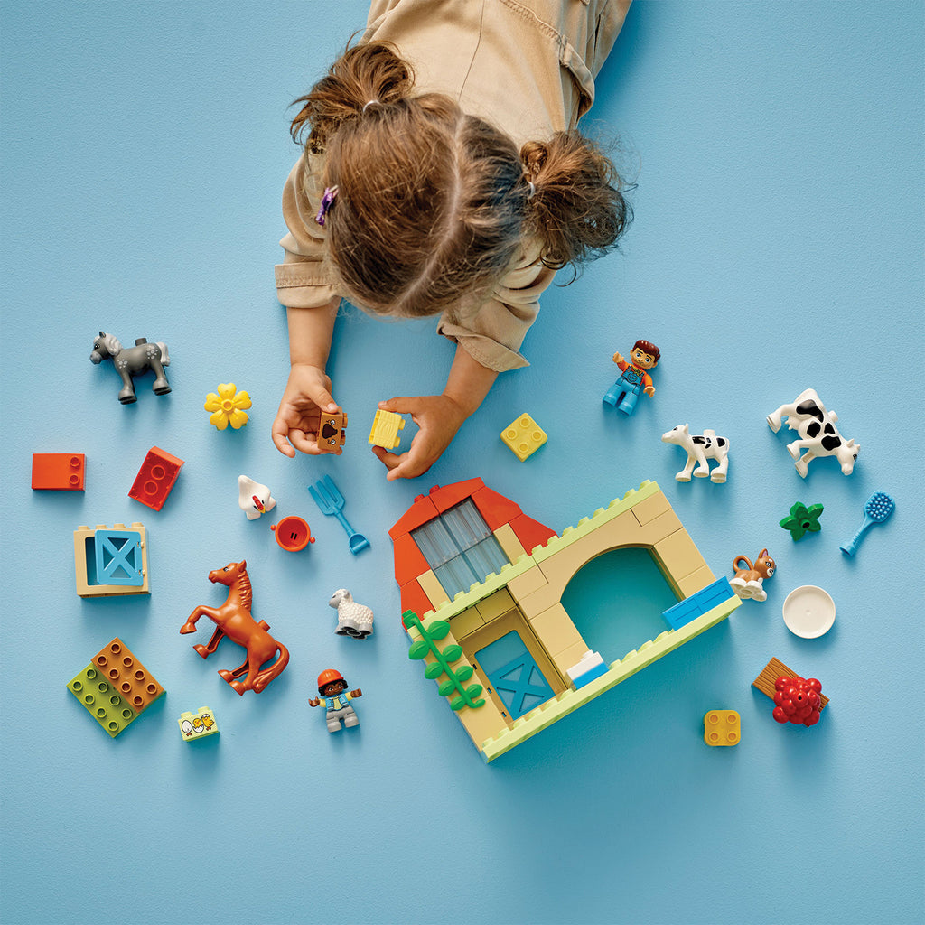 LEGO® DUPLO™ Caring for Animals at the Farm - Đồ chơi lắp ráp Nông trại - LEGO 10416 - Góc nhìn khác 3