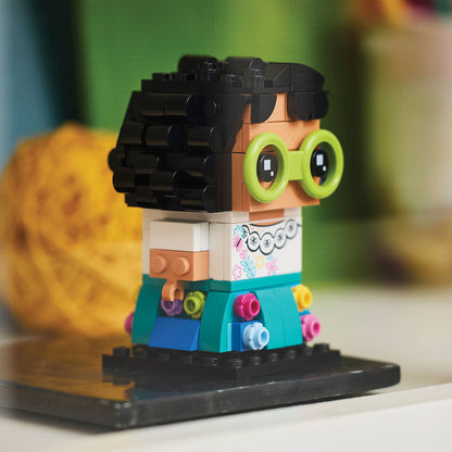 LEGO® BrickHeadz™ Mirabel Madrigal - Mô Hình Lắp Ráp Disney Encanto 40753 - Góc nhìn khác 3