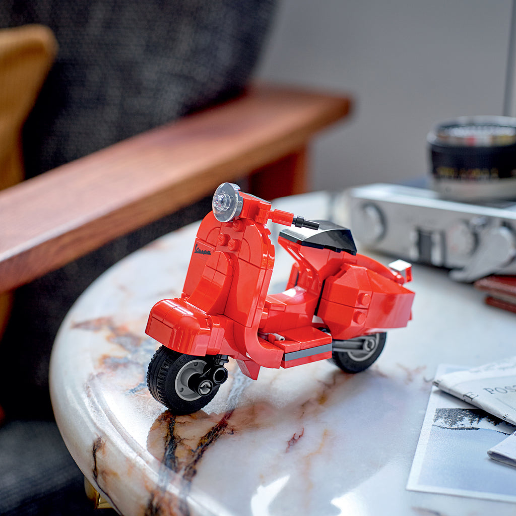 LEGO® Creator Vespa - Mô Hình Xe Scooter Đỏ (40517) - LEGO - Góc nhìn khác 3