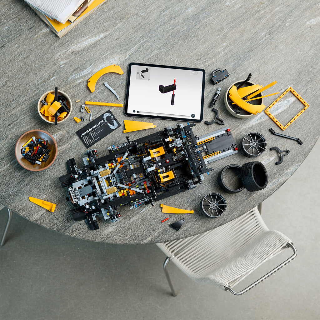 LEGO® Technic™ McLaren P1™ - Mô hình lắp ráp siêu xe tỷ lệ 1:8 LEGO 42172 - Góc nhìn khác 3