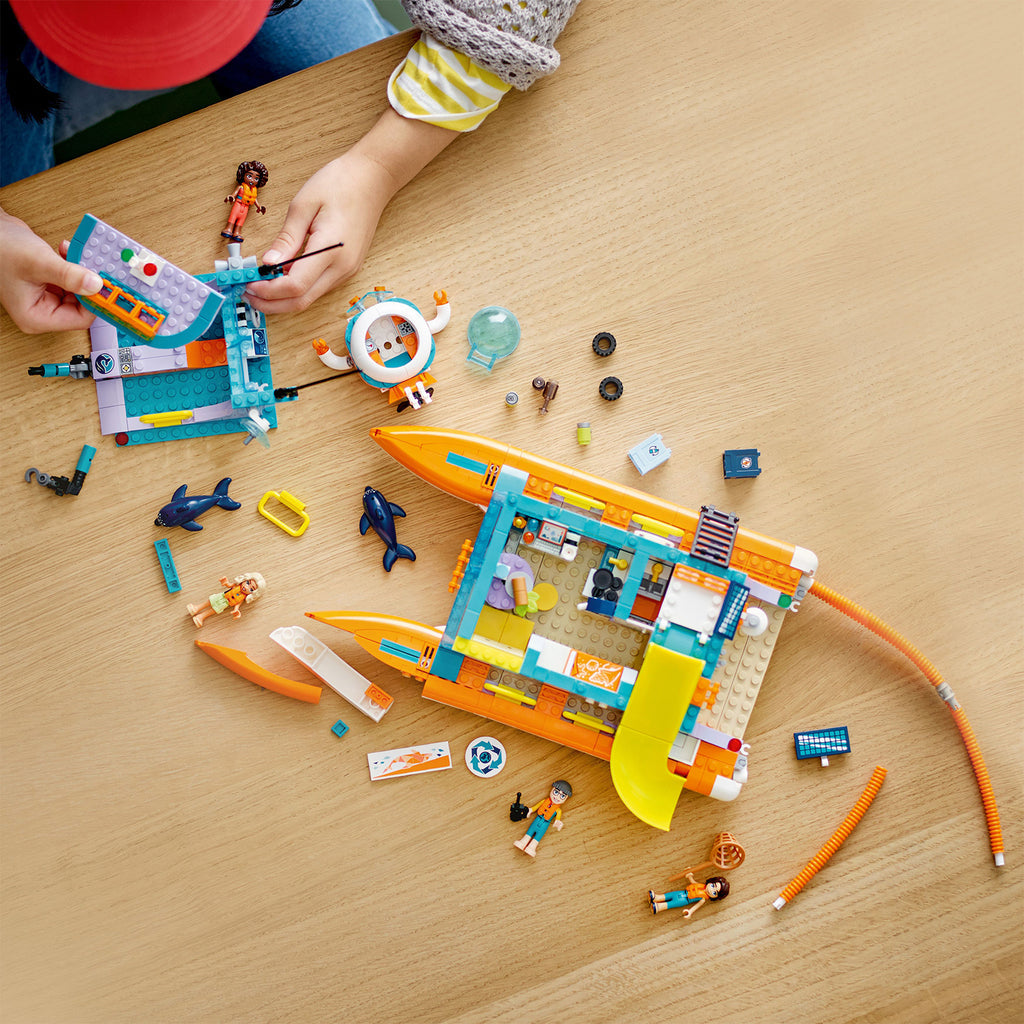 LEGO® Friends™ Sea Rescue Boat - Đồ chơi lắp ráp Tàu Cứu Hộ Biển - LEGO 41734 - Hình ảnh bổ sung 4