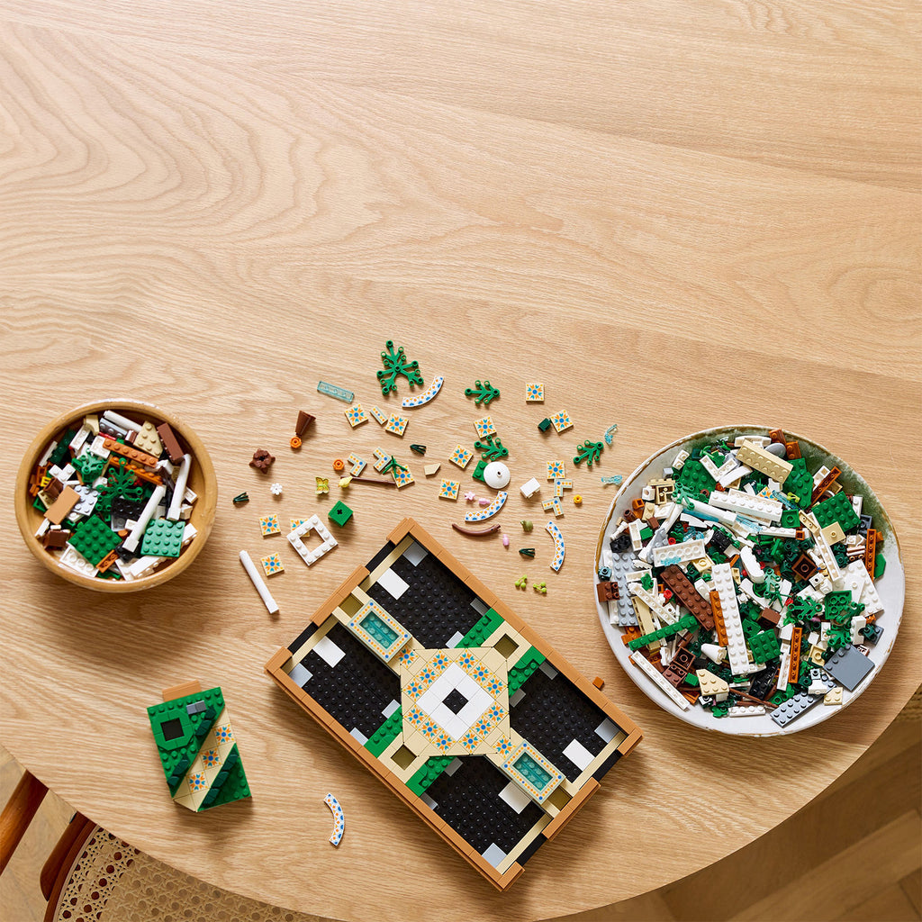 LEGO® ICONS™ Fountain Garden - Bộ Lắp Ráp Khu Vườn Đài Phun Nước - LEGO 10359 - Hình ảnh bổ sung 4