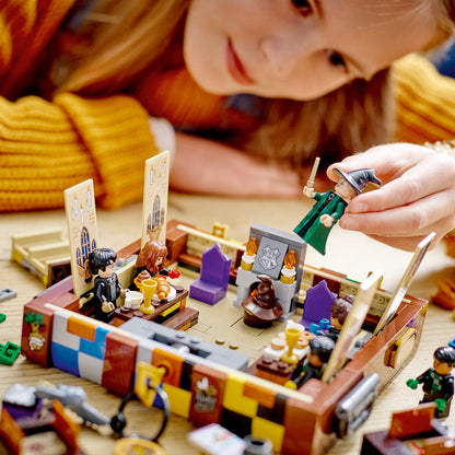 LEGO® Harry Potter™ Hogwarts™ Magical Trunk - Rương Phép Thuật Hogwarts - LEGO 76399 - Góc nhìn khác 3
