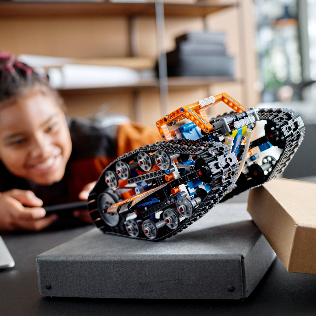 LEGO® Technic™ App-Controlled Transformation Vehicle - Xe Biến Hình Điều Khiển Qua App - LEGO 42140 - Góc nhìn khác 3