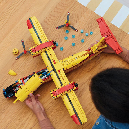 LEGO® Technic™ Firefighter Aircraft - Máy bay cứu hỏa 42152 - Góc nhìn khác 3