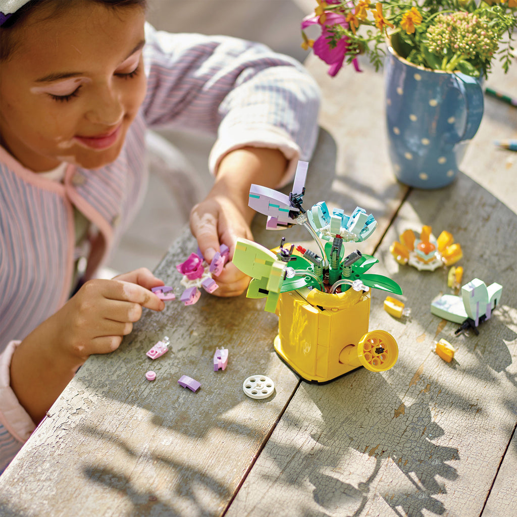 LEGO® Creator 3-in-1 Flowers in Watering Can - Bộ lắp ráp Bình tưới hoa 3 trong 1 - LEGO 31149 - Góc nhìn khác 3