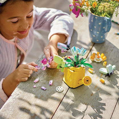 LEGO® Creator 3-in-1 Flowers in Watering Can - Bộ lắp ráp Bình tưới hoa 3 trong 1 - LEGO 31149 - Góc nhìn khác 3