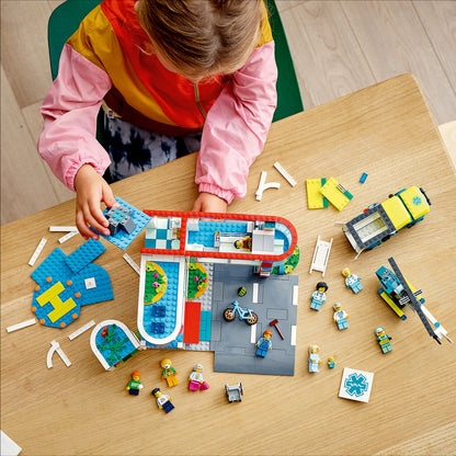 LEGO® City Hospital - Bộ Đồ Chơi Bệnh Viện Thành Phố - LEGO 60330 - Góc nhìn khác 3