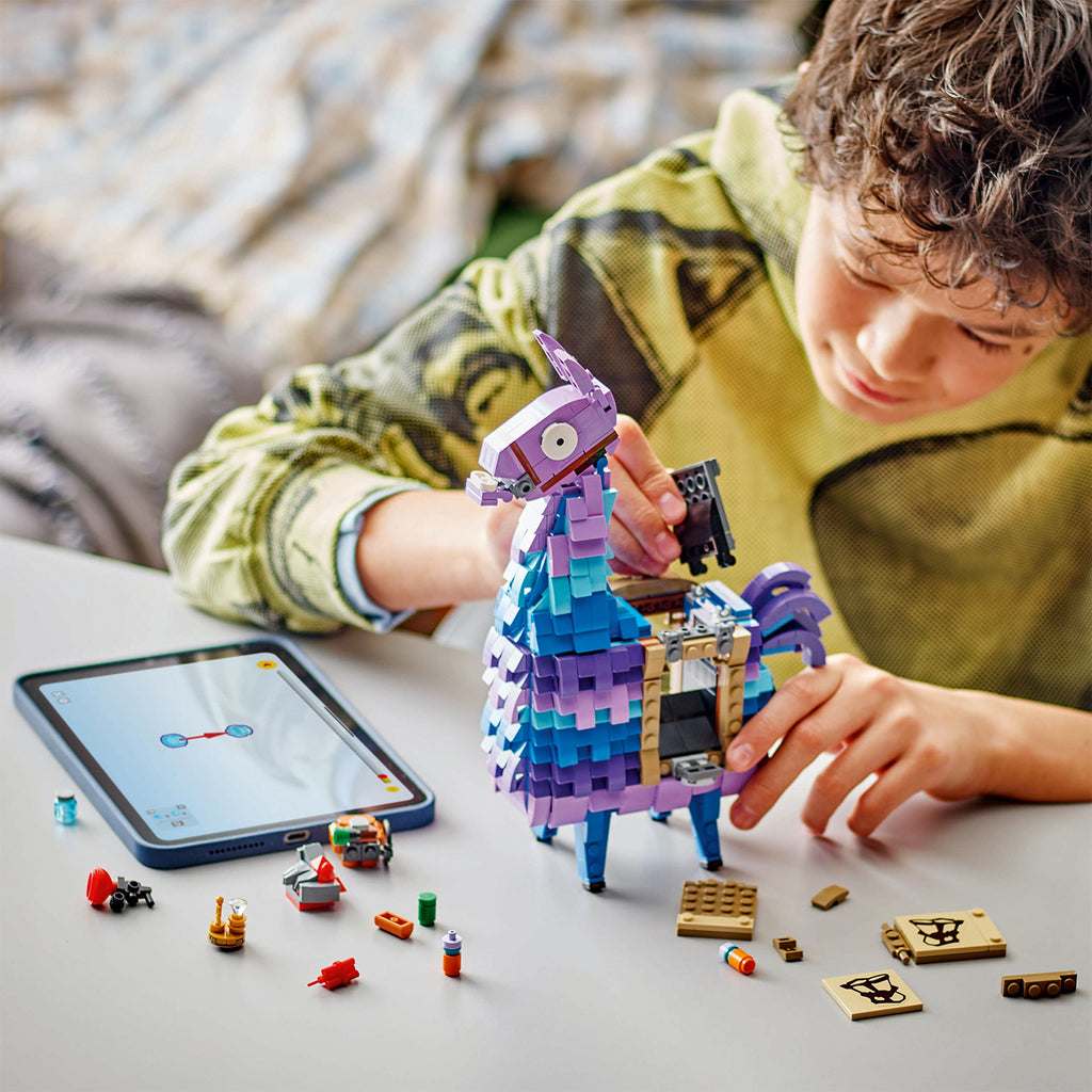 LEGO® Fortnite Supply Llama - Bộ Lắp Ráp Mô Hình Llama LEGO 77071 - Góc nhìn khác 3