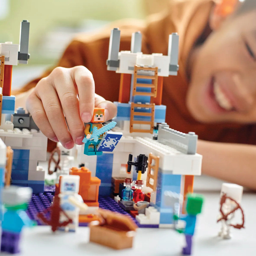 LEGO® Minecraft® The Ice Castle - Lâu Đài Băng Giá 21186 - LEGO - Góc nhìn khác 3