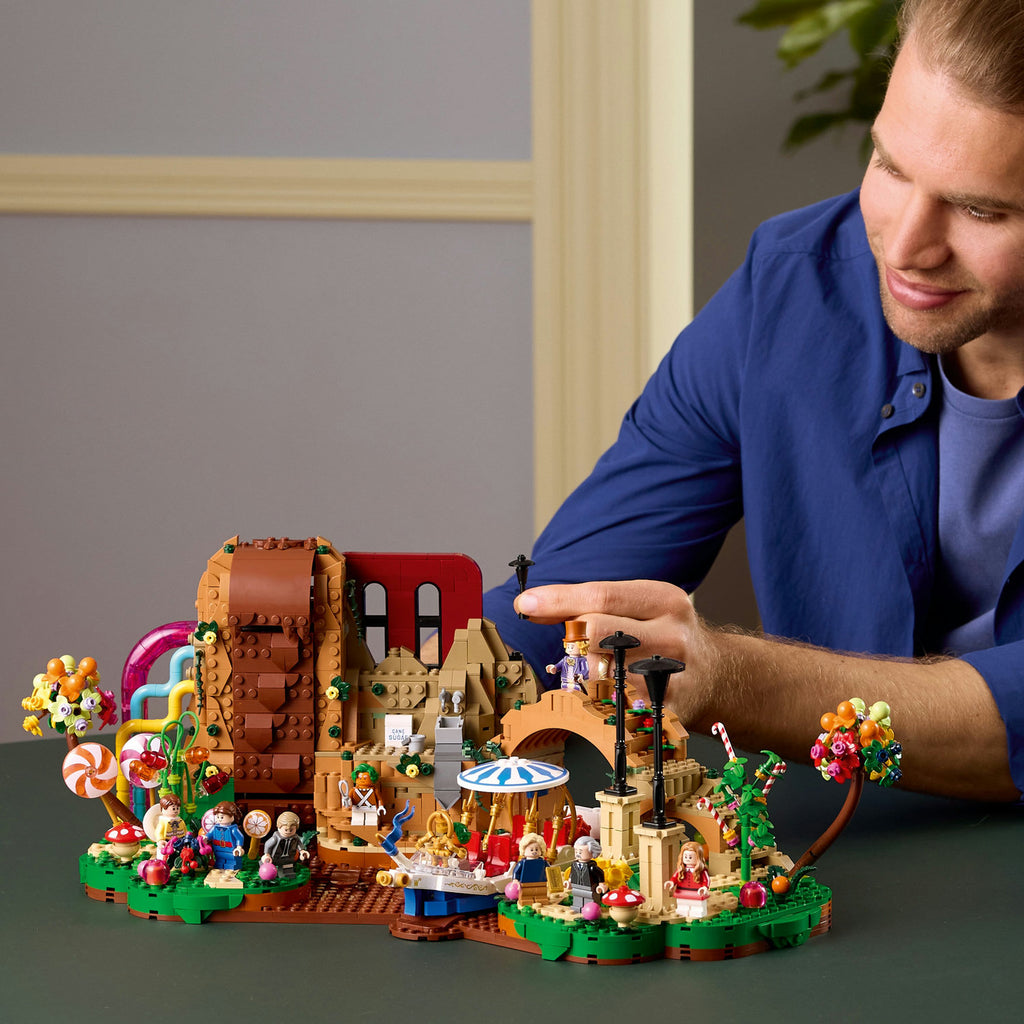 LEGO® Ideas Willy Wonka & the Chocolate Factory - Mô hình Nhà Máy Sô-cô-la (21360) - Góc nhìn khác 3
