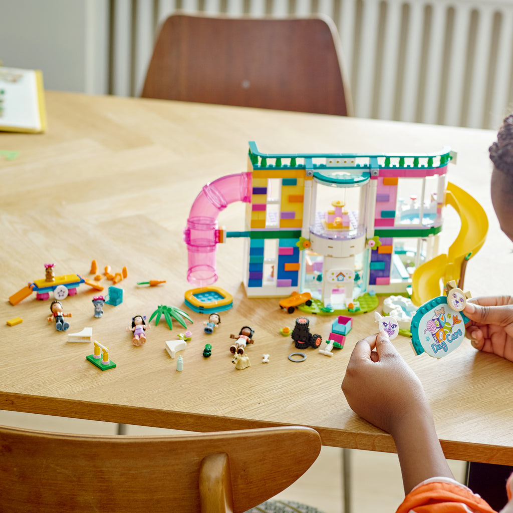 LEGO® Friends™ Pet Day-Care - Đồ Chơi Lắp Ráp Trung Tâm Chăm Sóc Thú Cưng - LEGO 41718 - Hình ảnh bổ sung 4