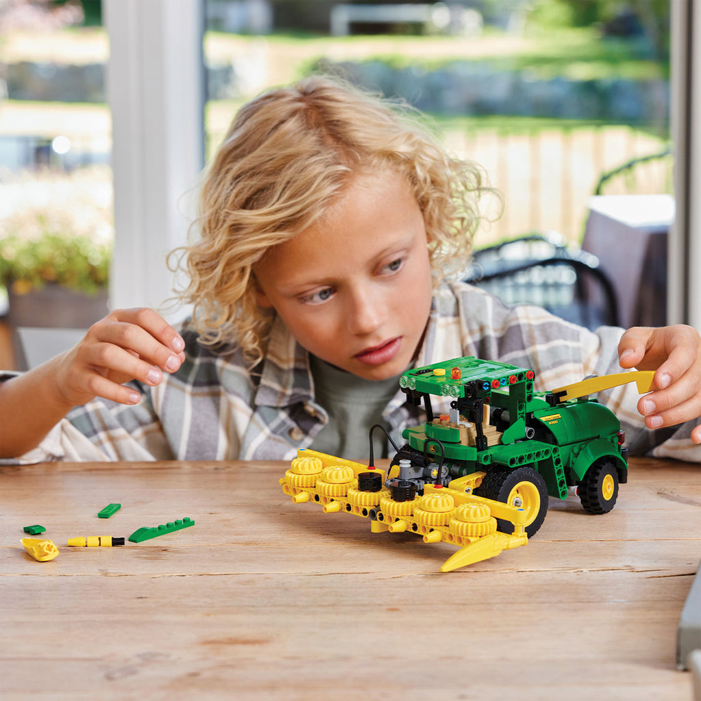 LEGO® Technic™ John Deere 9700 Forage Harvester - Đồ chơi lắp ráp Xe thu hoạch ngô - LEGO 42168 - Góc nhìn khác 3