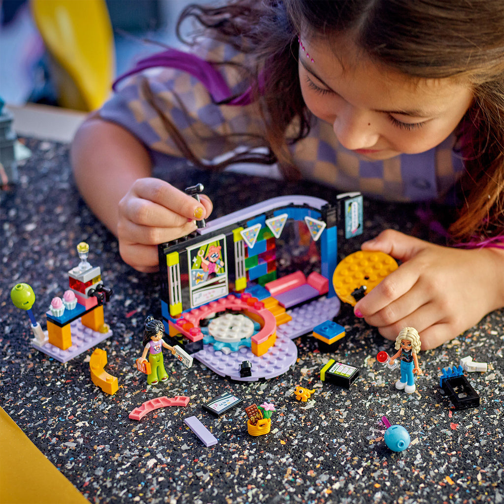 LEGO® Friends™ Karaoke Music Party - Đồ Chơi Lắp Ráp Tiệc Karaoke Âm Nhạc (42610) - Góc nhìn khác 3