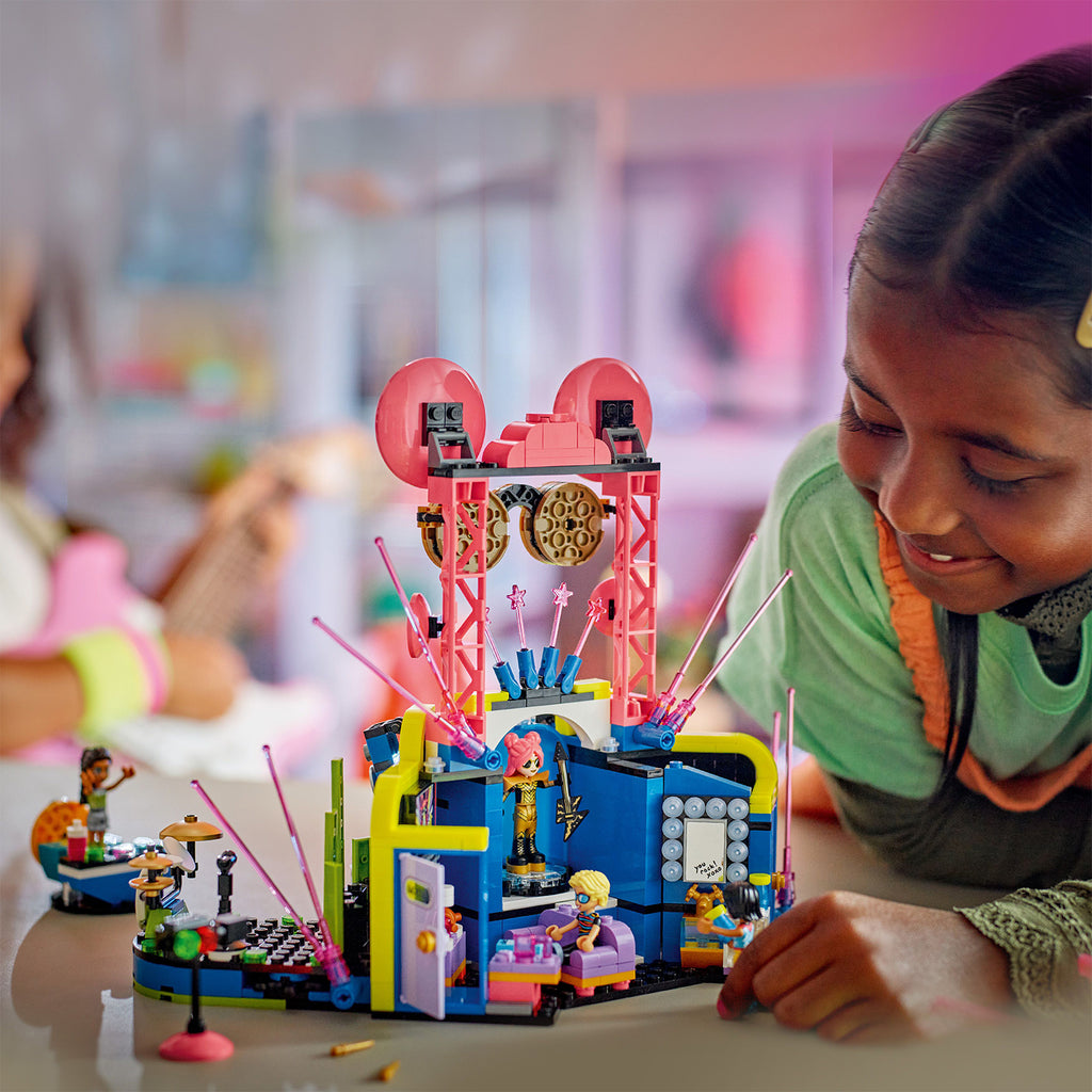 LEGO® Friends™ Heartlake City Music Talent Show - Đồ Chơi Lắp Ráp Cuộc Thi Tài Năng Âm Nhạc (42616) - Góc nhìn khác 3