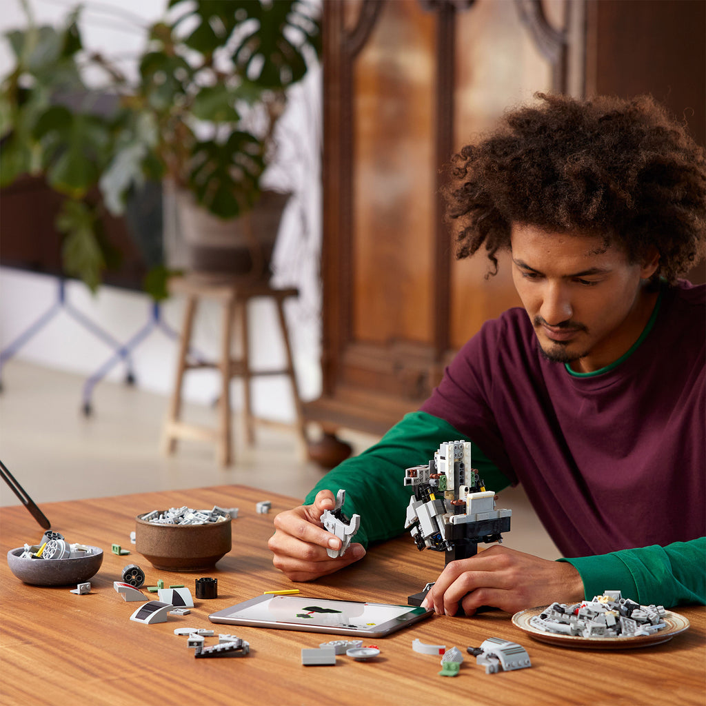 LEGO® Star Wars™ AT-AT Driver™ Helmet - Mô hình lắp ráp mũ bảo hiểm phi công - LEGO 75429 - Góc nhìn khác 3
