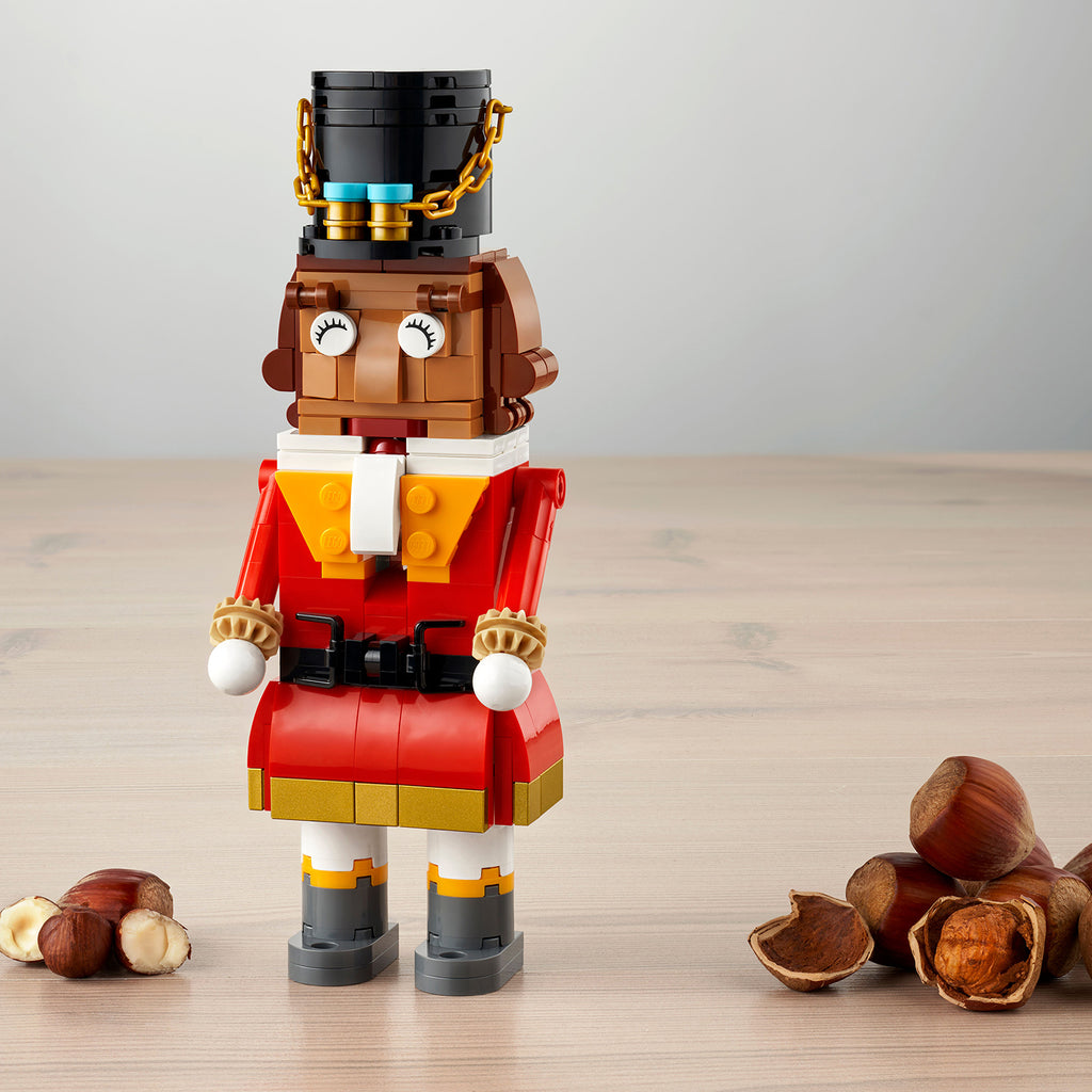 LEGO® Nutcracker - Mô hình Lính Kẹp Hạt Dẻ Giáng Sinh - LEGO 40640 - Góc nhìn khác 3
