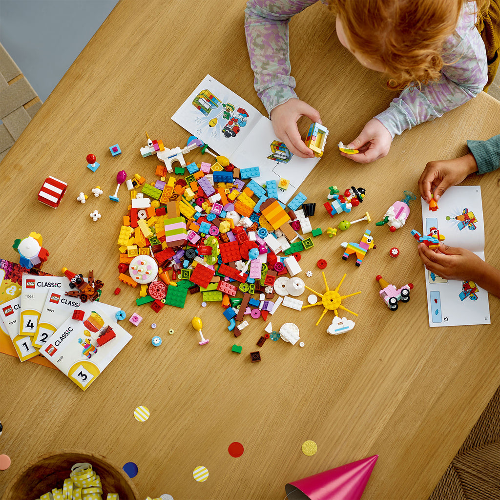 LEGO® Classic Creative Party Box - Bộ Đồ Chơi Lắp Ráp Sáng Tạo 900 Chi Tiết - LEGO 11029 - Góc nhìn khác 3