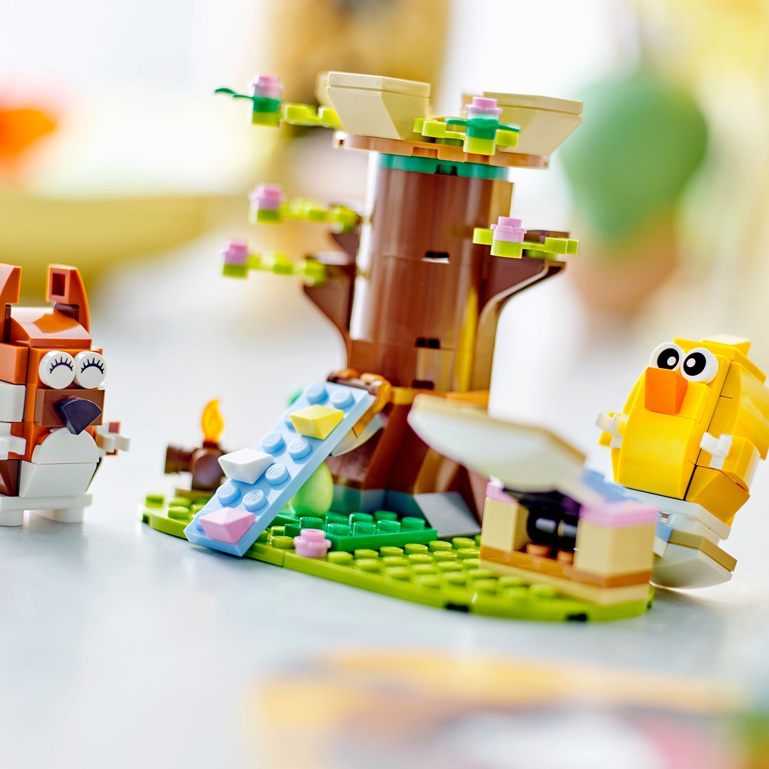 LEGO® Spring Animal Playground - Đồ Chơi Lắp Ráp Sân Chơi Động Vật Mùa Xuân LEGO 40709 - Góc nhìn khác 3