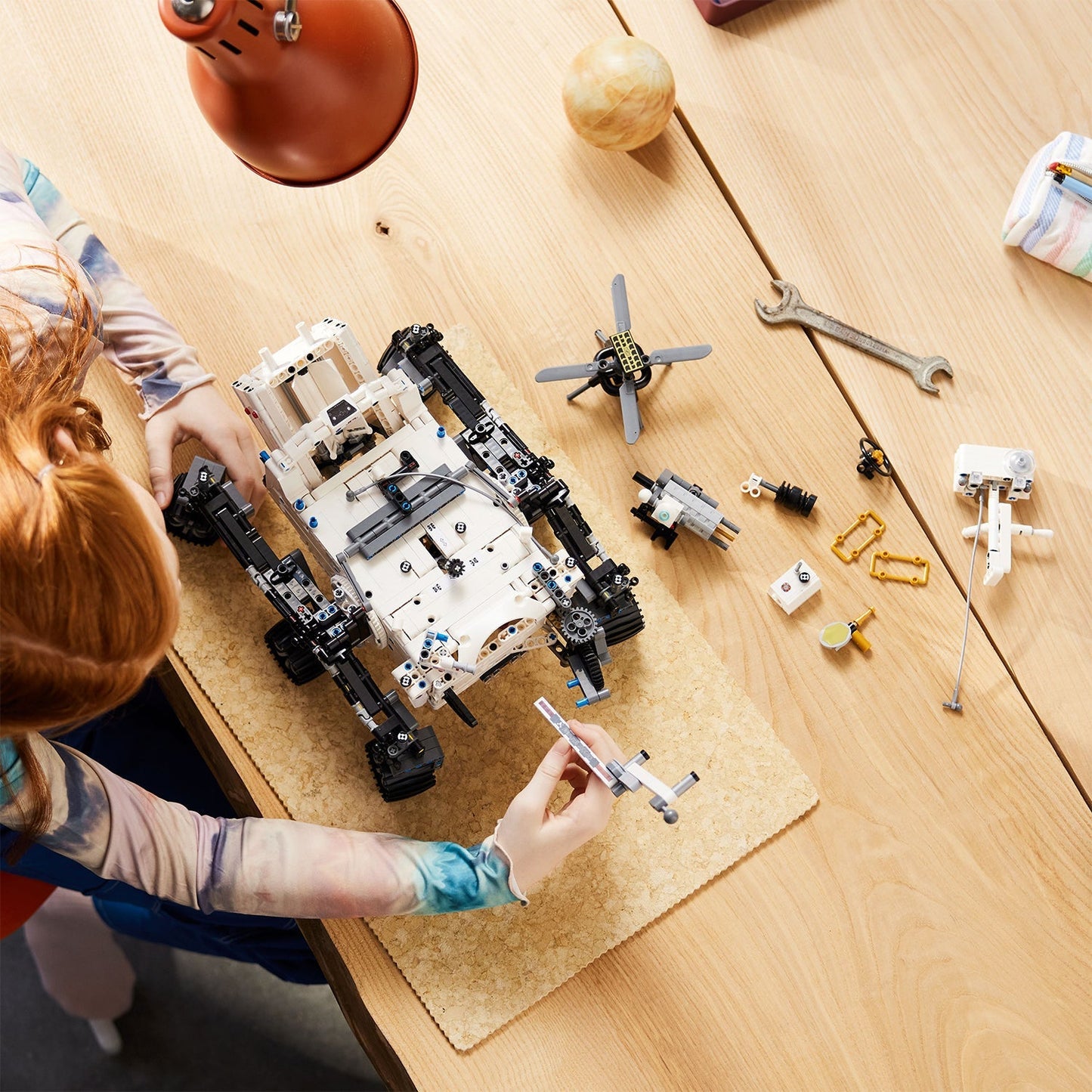 LEGO® Technic™ NASA Mars Rover Perseverance - Mô hình Xe tự hành Sao Hỏa - Đồ chơi lắp ráp 42158 - Hình ảnh bổ sung 4